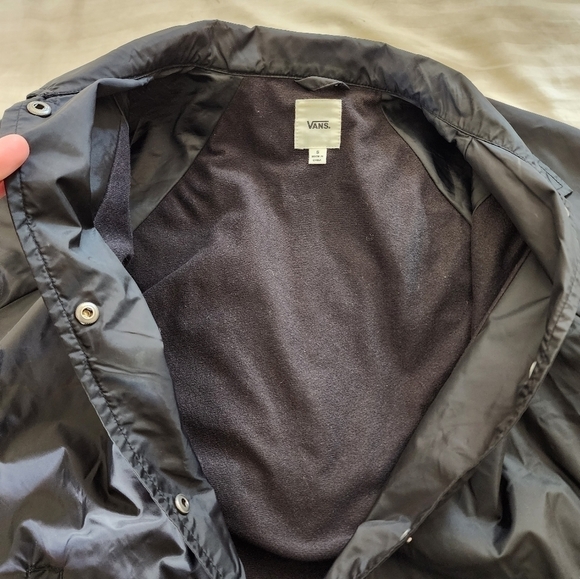 Vans Women's Black Snap Button Windbreaker size Small - Picture 5 of 6